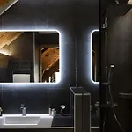 In With Sauna & Hot Tub Dağ evi *