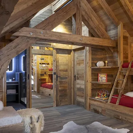 In With Sauna & Hot Tub Chalet *