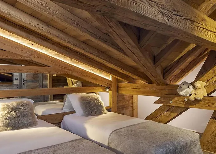 In With Sauna & Hot Tub شاليه