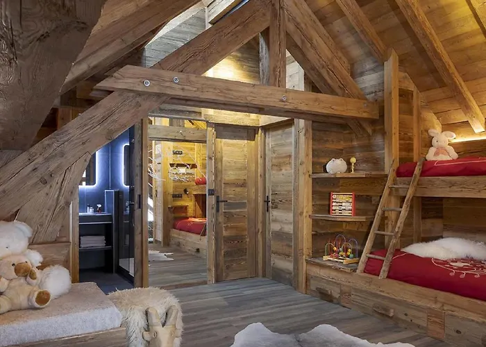 In With Sauna & Hot Tub Domek alpejski *