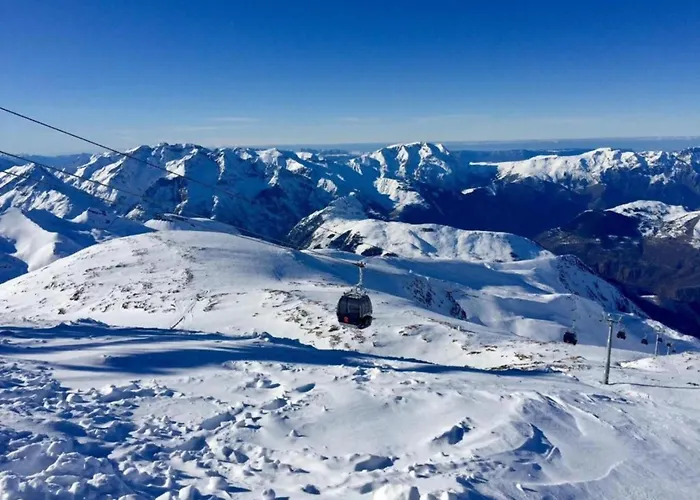 Domek alpejski In With Sauna & Hot Tub