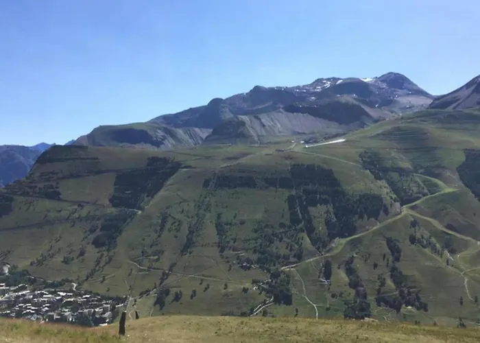 In With Sauna & Hot Tub Domek alpejski